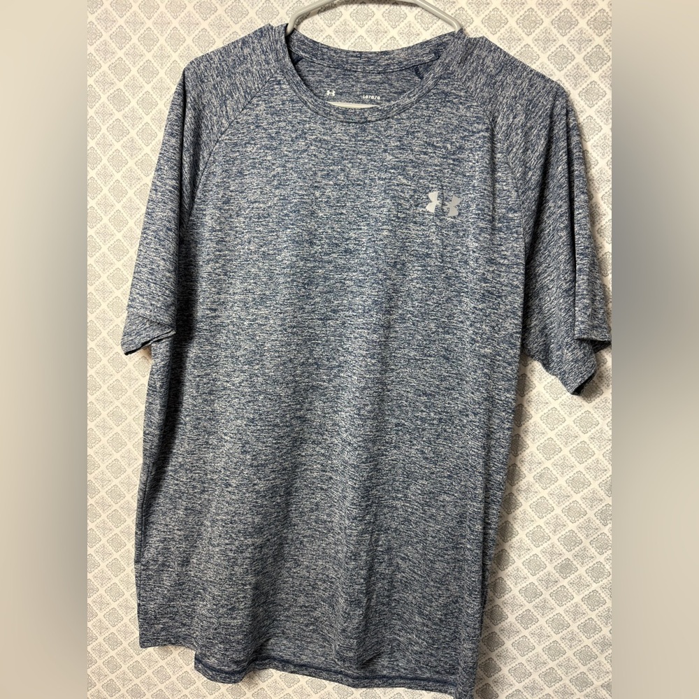 Under Armour Men's Heathered Gray T-Shirt